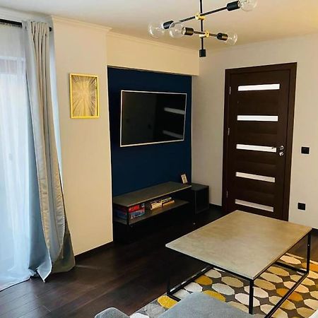 Aparthotel City Center Targu Ocna Екстериор снимка