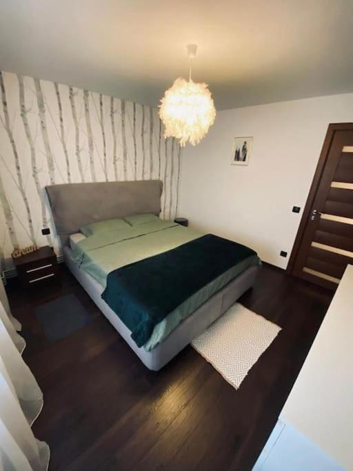 Aparthotel City Center Targu Ocna Екстериор снимка